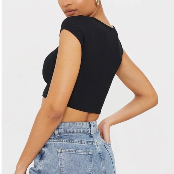 Women pretty little thing brand crop top, New with tag . - Picture 3 of 4